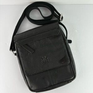 Rosme Bandolera Tumble Black Leather Crossbody Purse